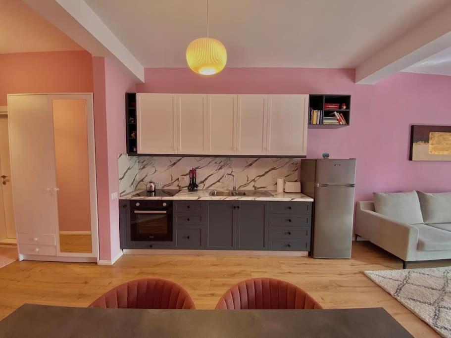 Coral Apartment - City Center Tirana Esterno foto