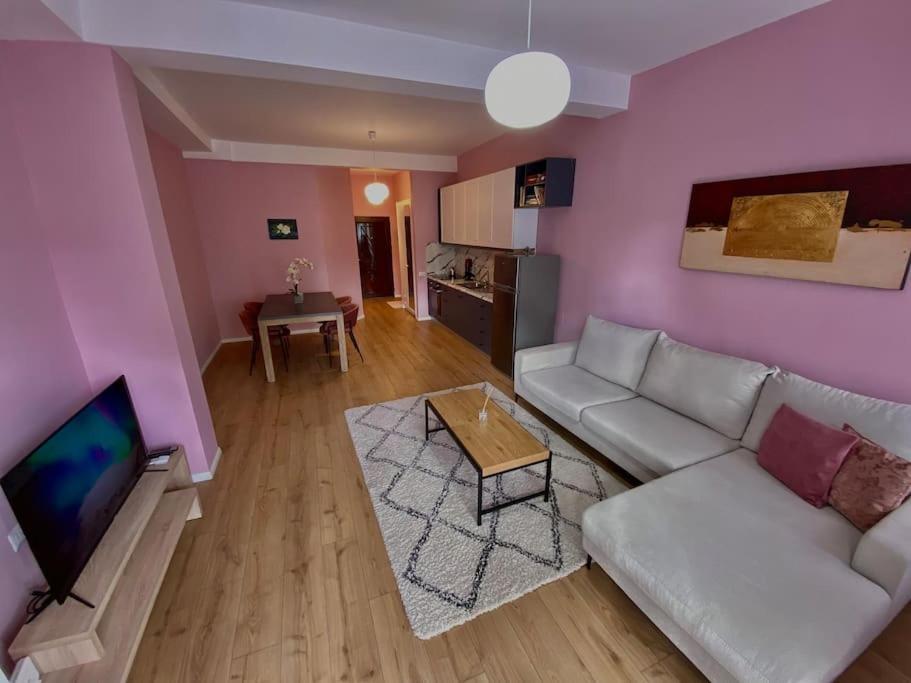 Coral Apartment - City Center Tirana Esterno foto