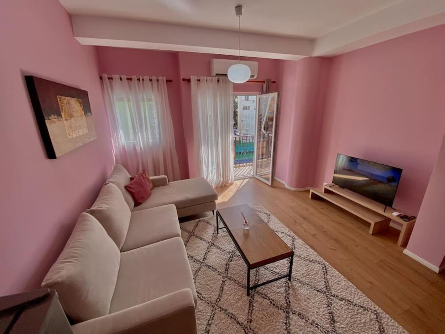 Coral Apartment - City Center Tirana Esterno foto