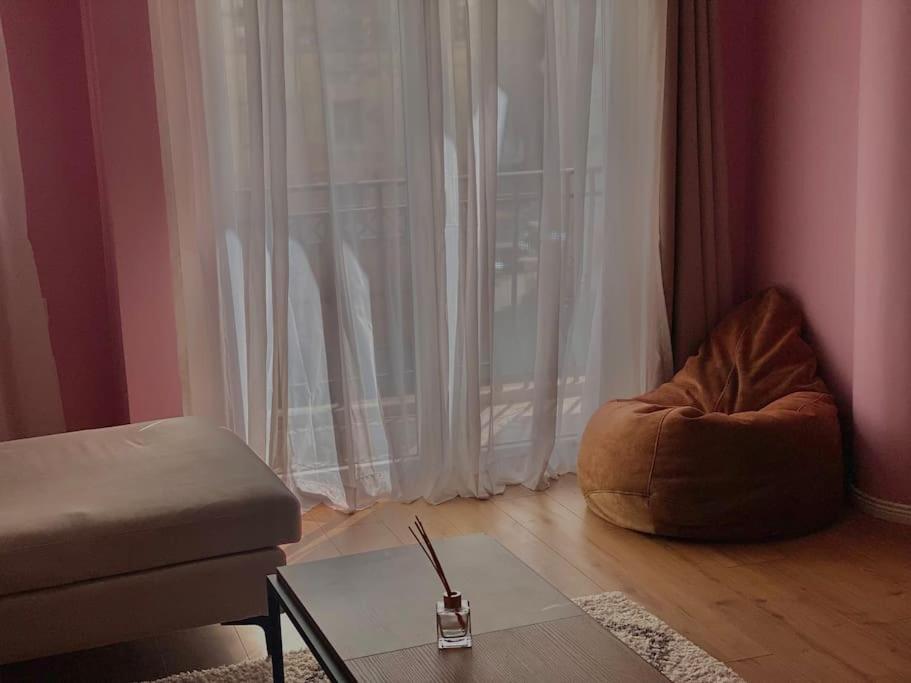Coral Apartment - City Center Tirana Esterno foto